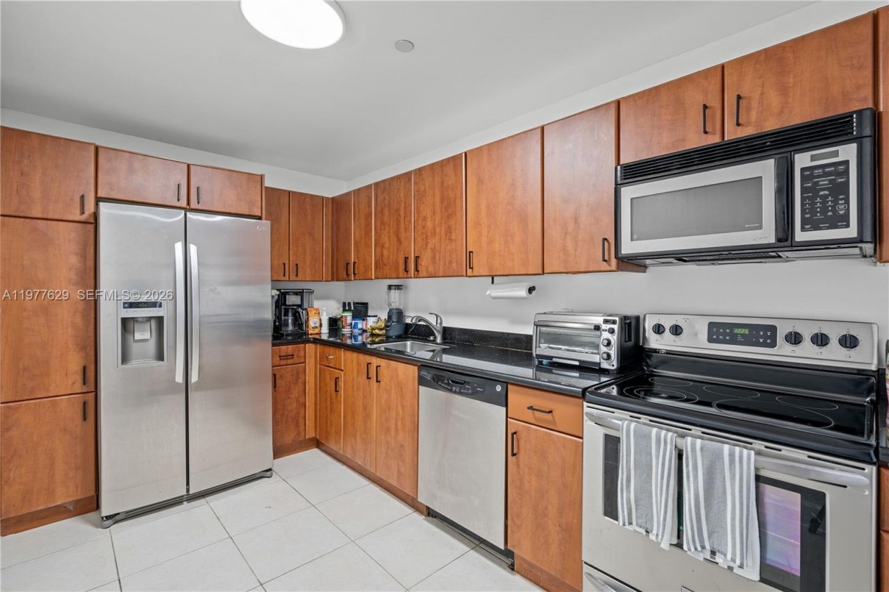 401 69th St, Unit PH109, Miami Beach, FL 33141 Photo