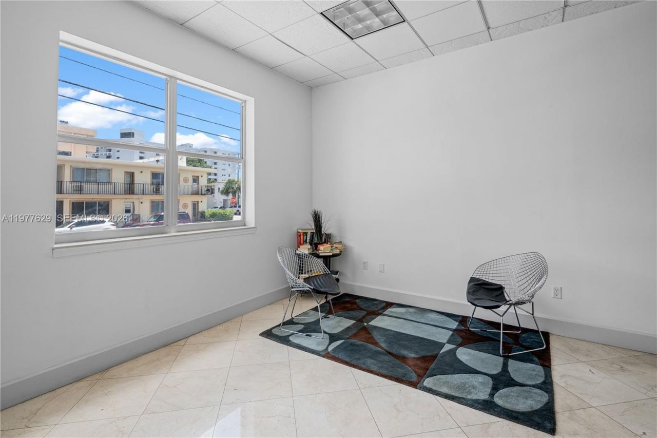 401 69th St, Unit PH109, Miami Beach, FL 33141 Photo