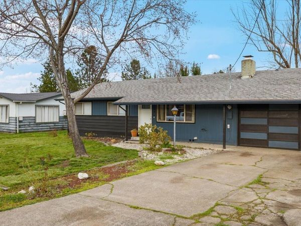 209 Corcoran Lane, Central Point, OR 97502