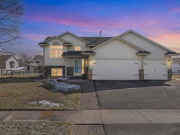 688 101st Avenue NE, Blaine, MN 55434