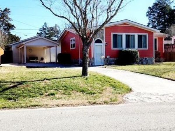 431 Powell Valley Marine Rd, LaFollette, TN 37766