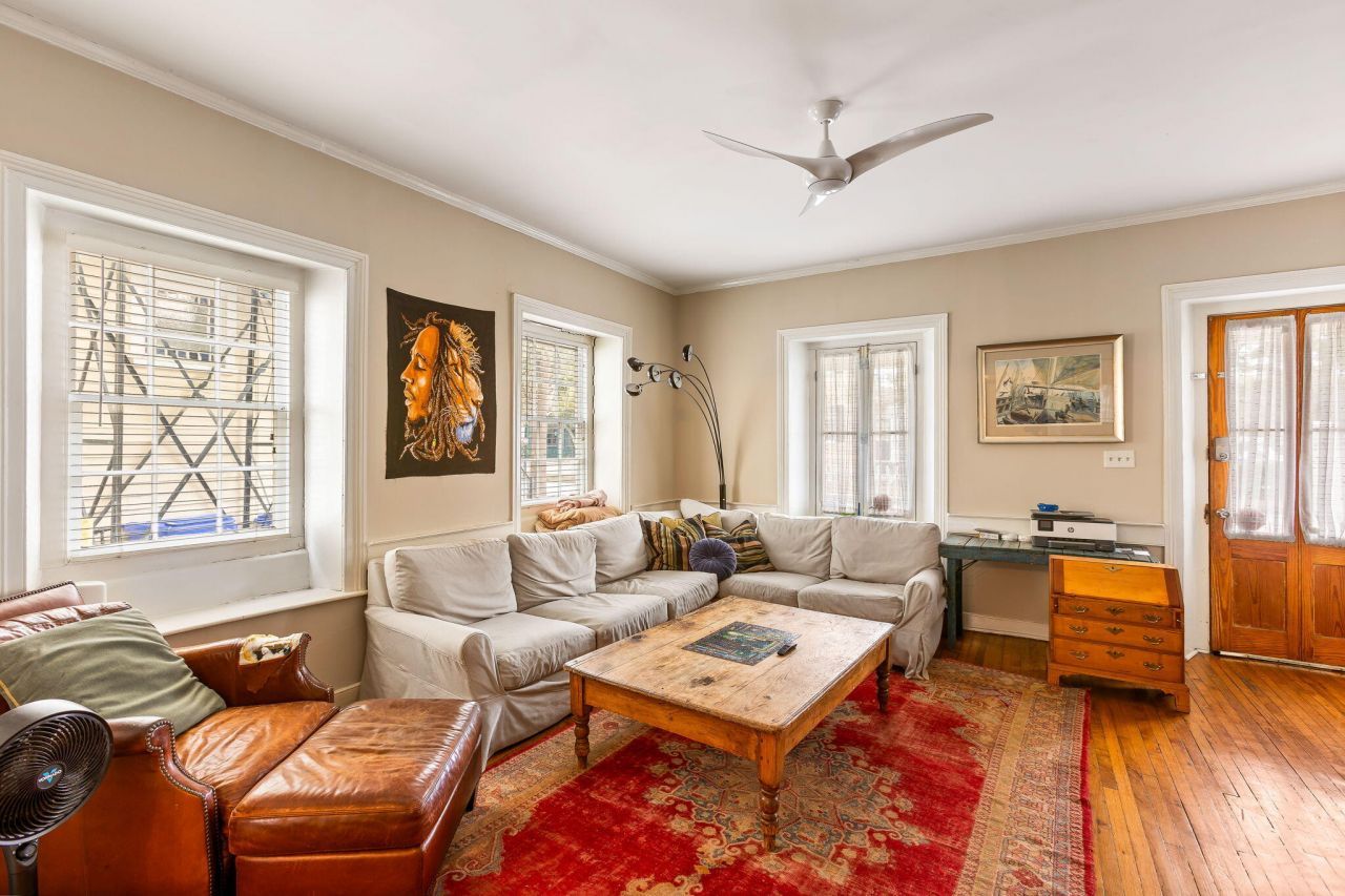 210 Calhoun Street Photo 12