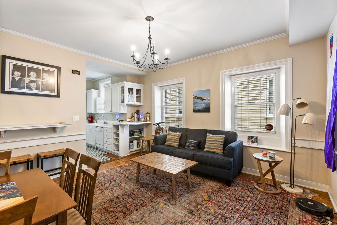 210 Calhoun Street Photo 14