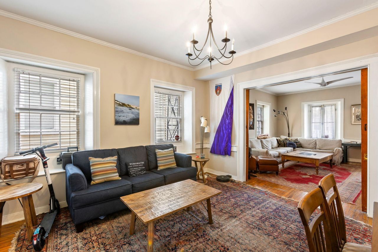 210 Calhoun Street Photo 15