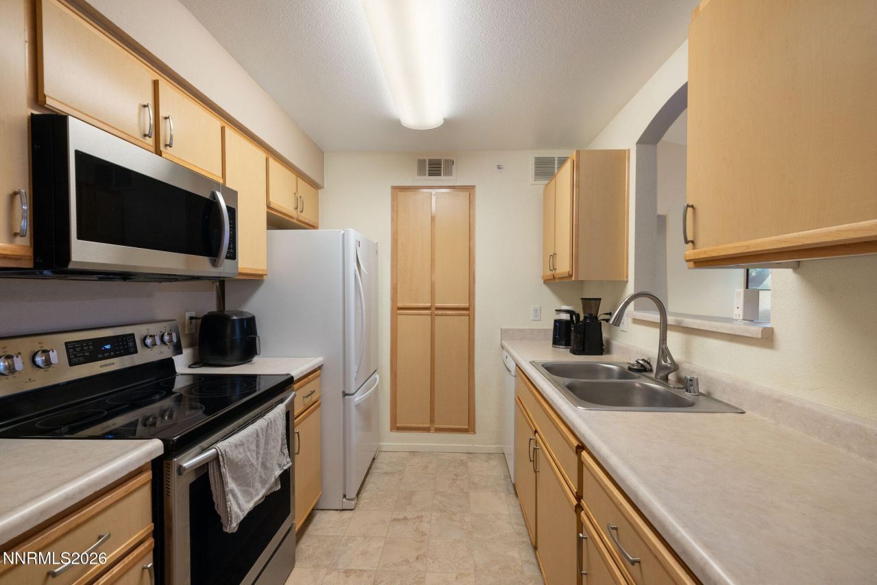 6850 Sharlands Avenue, Unit #U2123, Reno, NV 89523 Photo