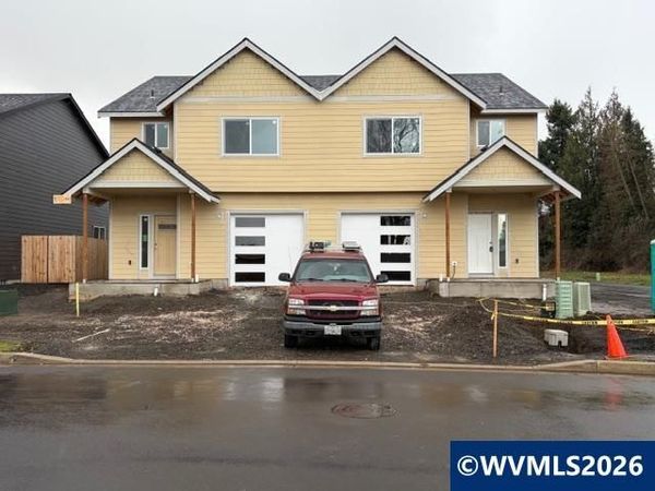 1542 Barn (-1550) St, Woodburn, OR 97071