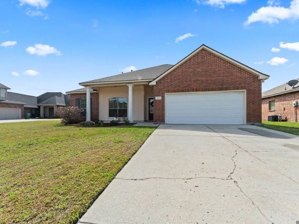 11078 Iberia Dr, Denham Springs, LA 70726