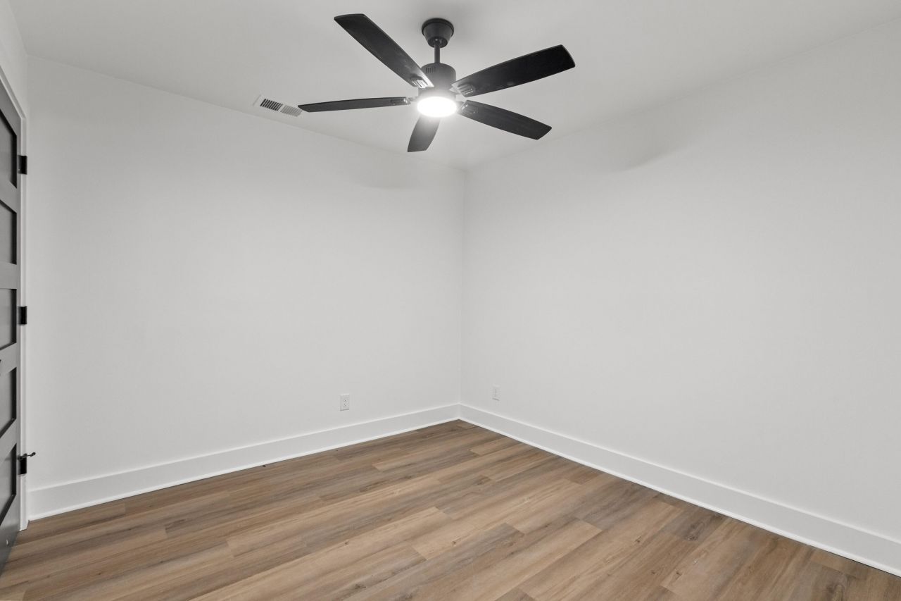 1111 Barrett Road Photo 24