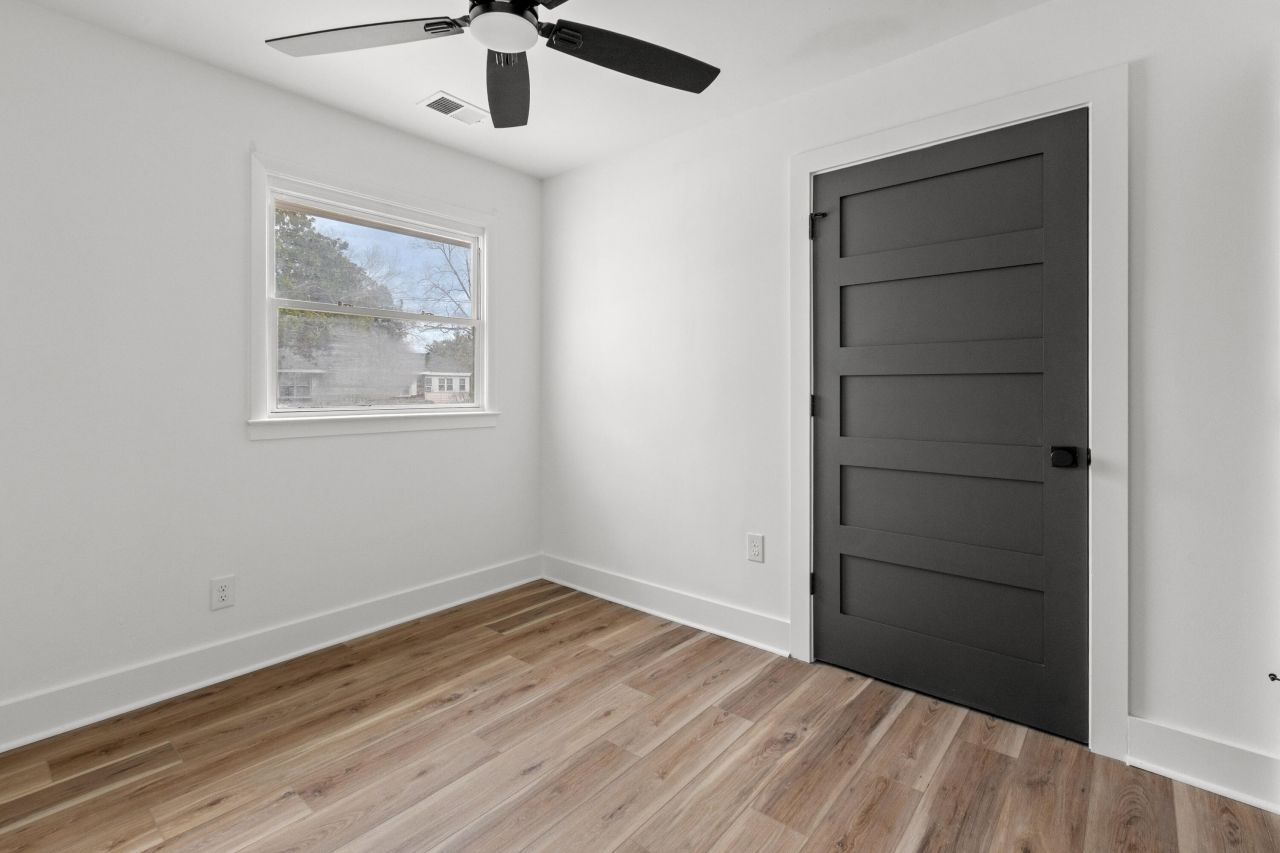 1111 Barrett Road Photo 27