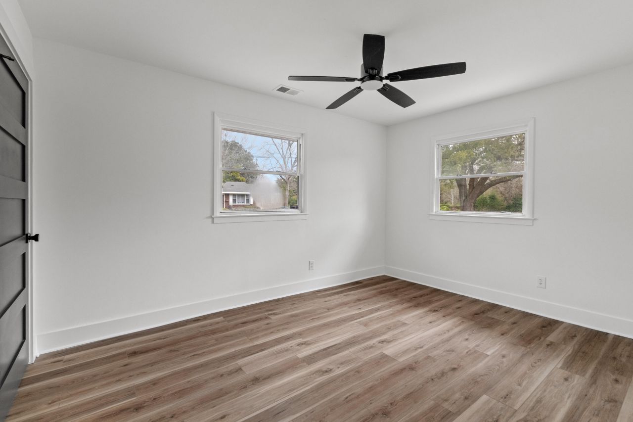 1111 Barrett Road Photo 32