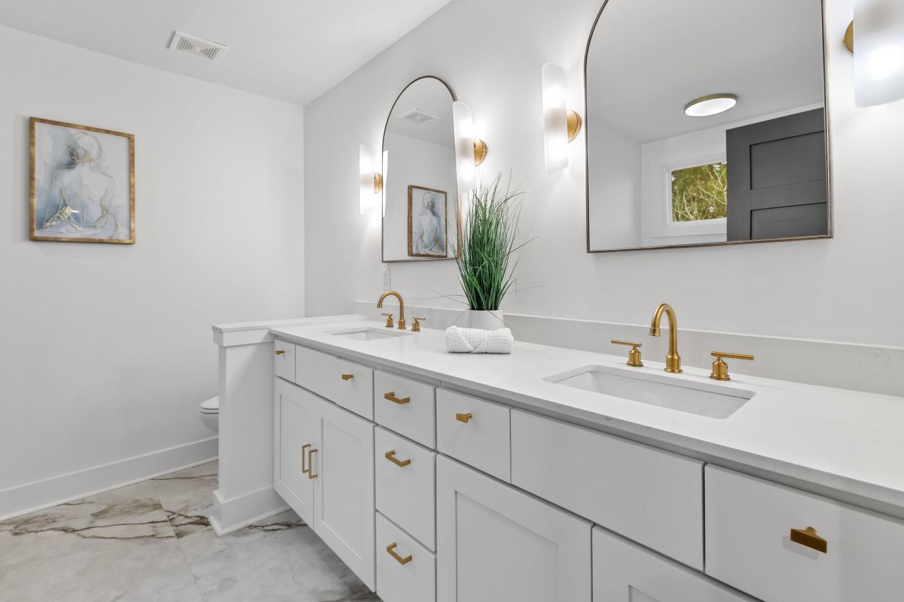 1111 Barrett Road Photo 43