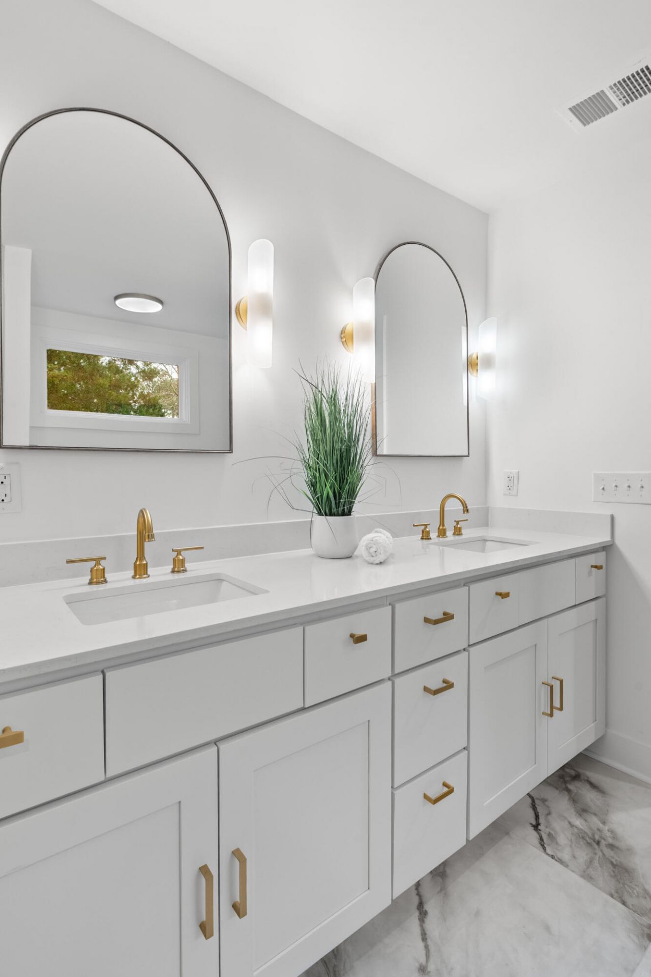 1111 Barrett Road Photo 45