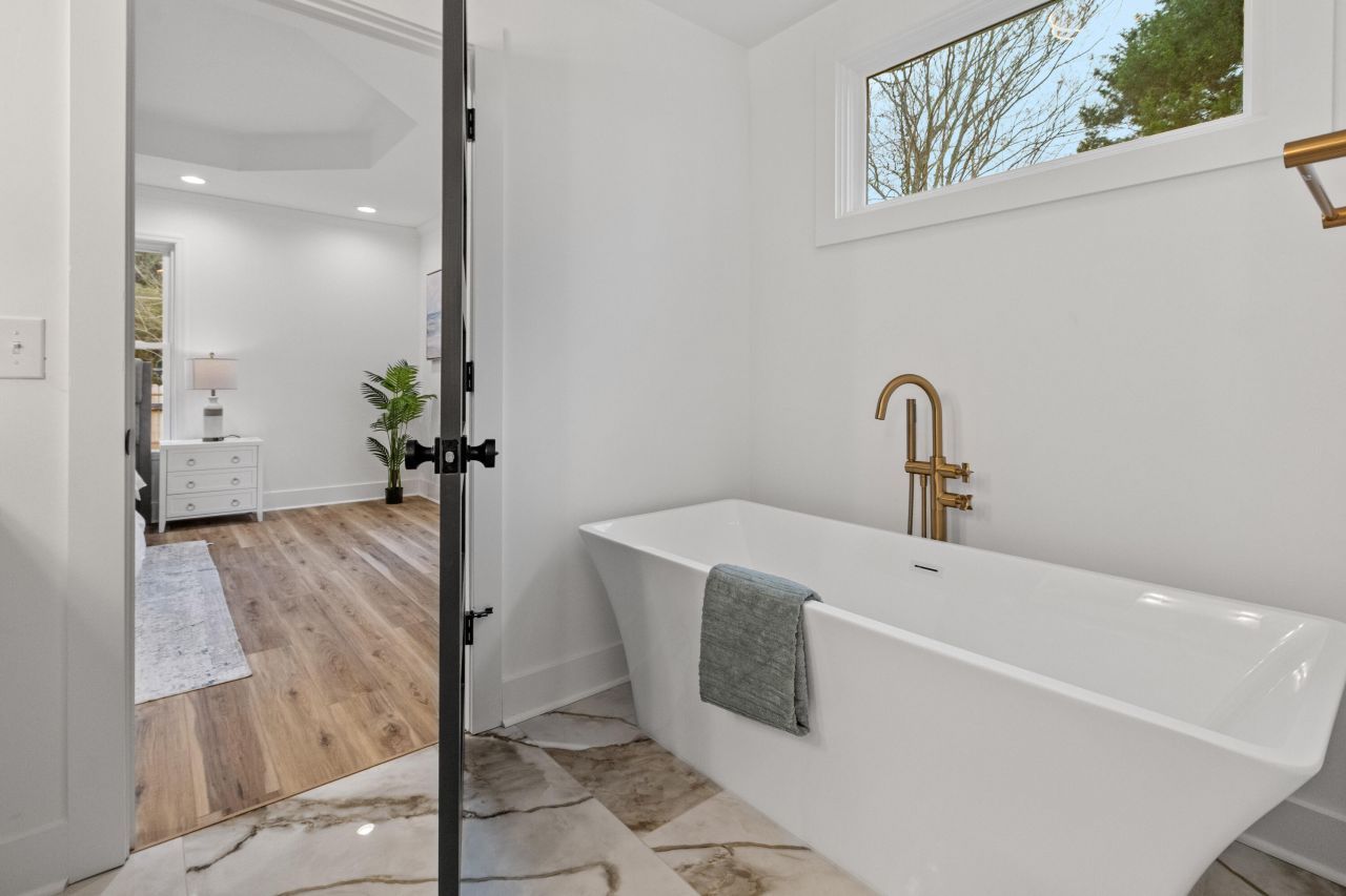 1111 Barrett Road Photo 48