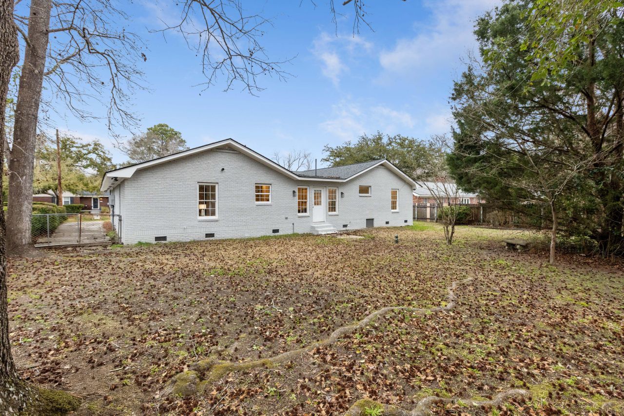 1111 Barrett Road Photo 58