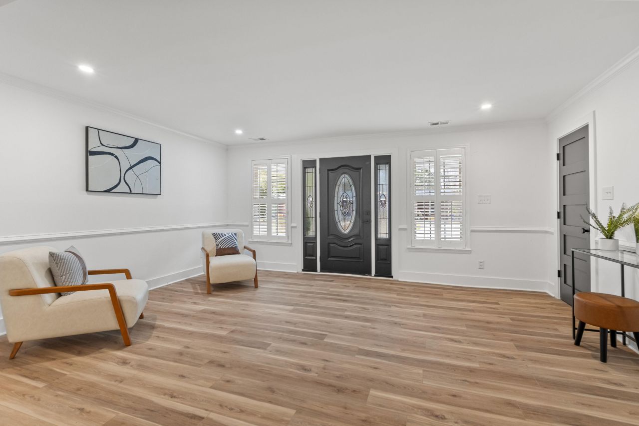 1111 Barrett Road Photo 6