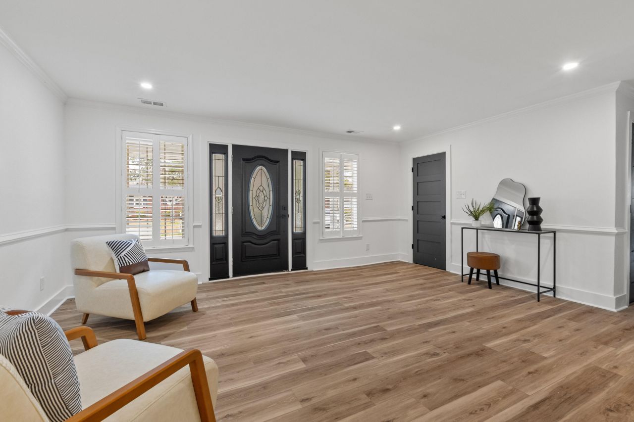 1111 Barrett Road Photo 7