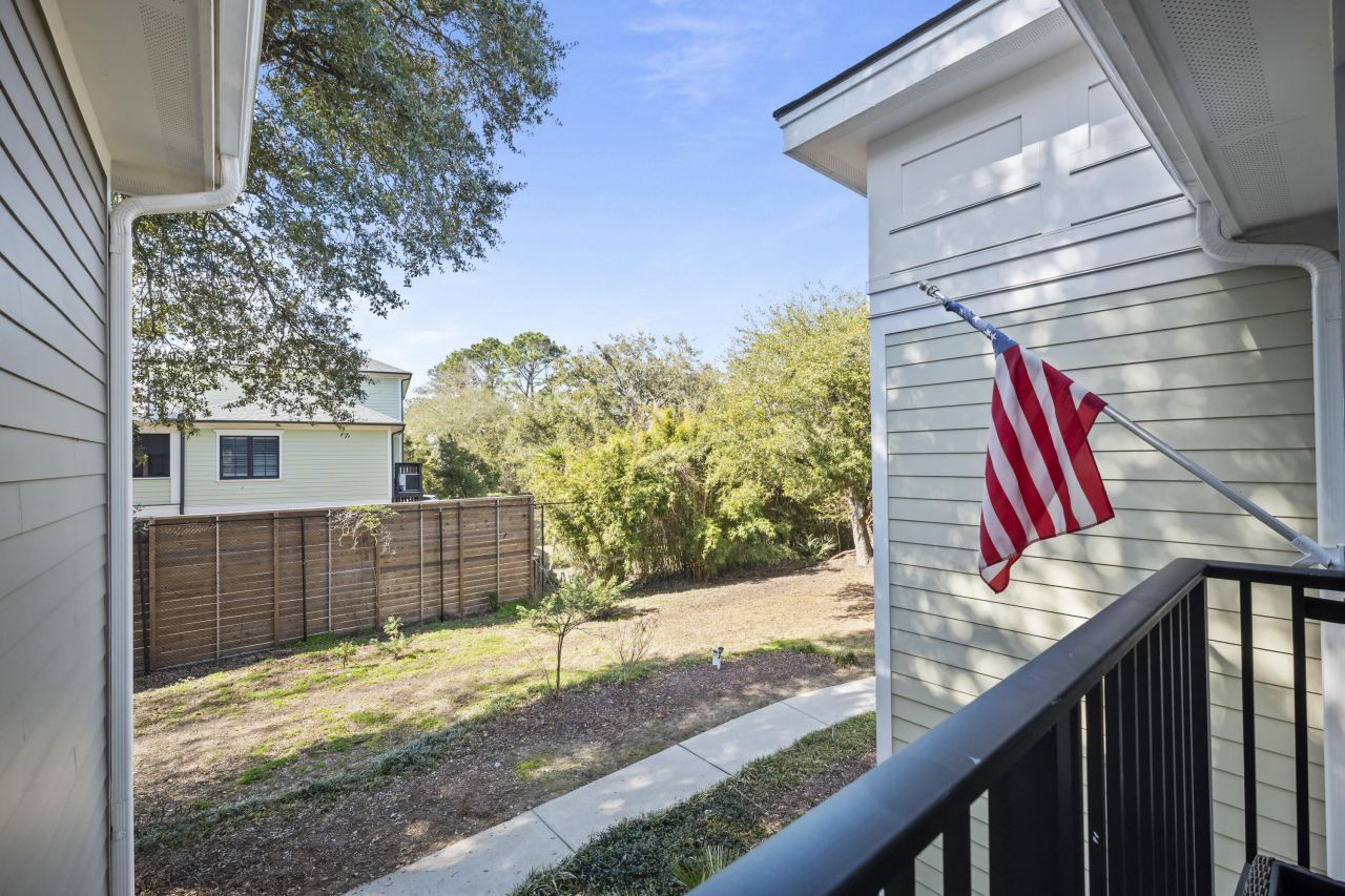 266 Alexandra Drive Photo 16