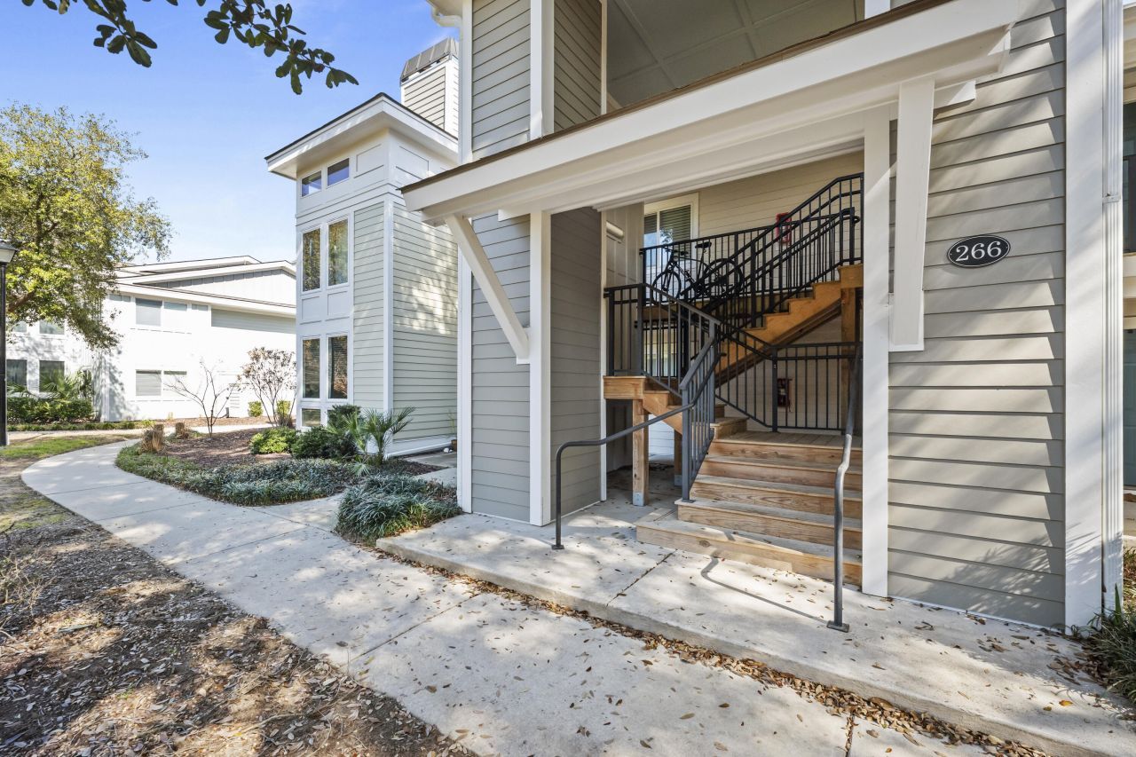 266 Alexandra Drive Photo 18