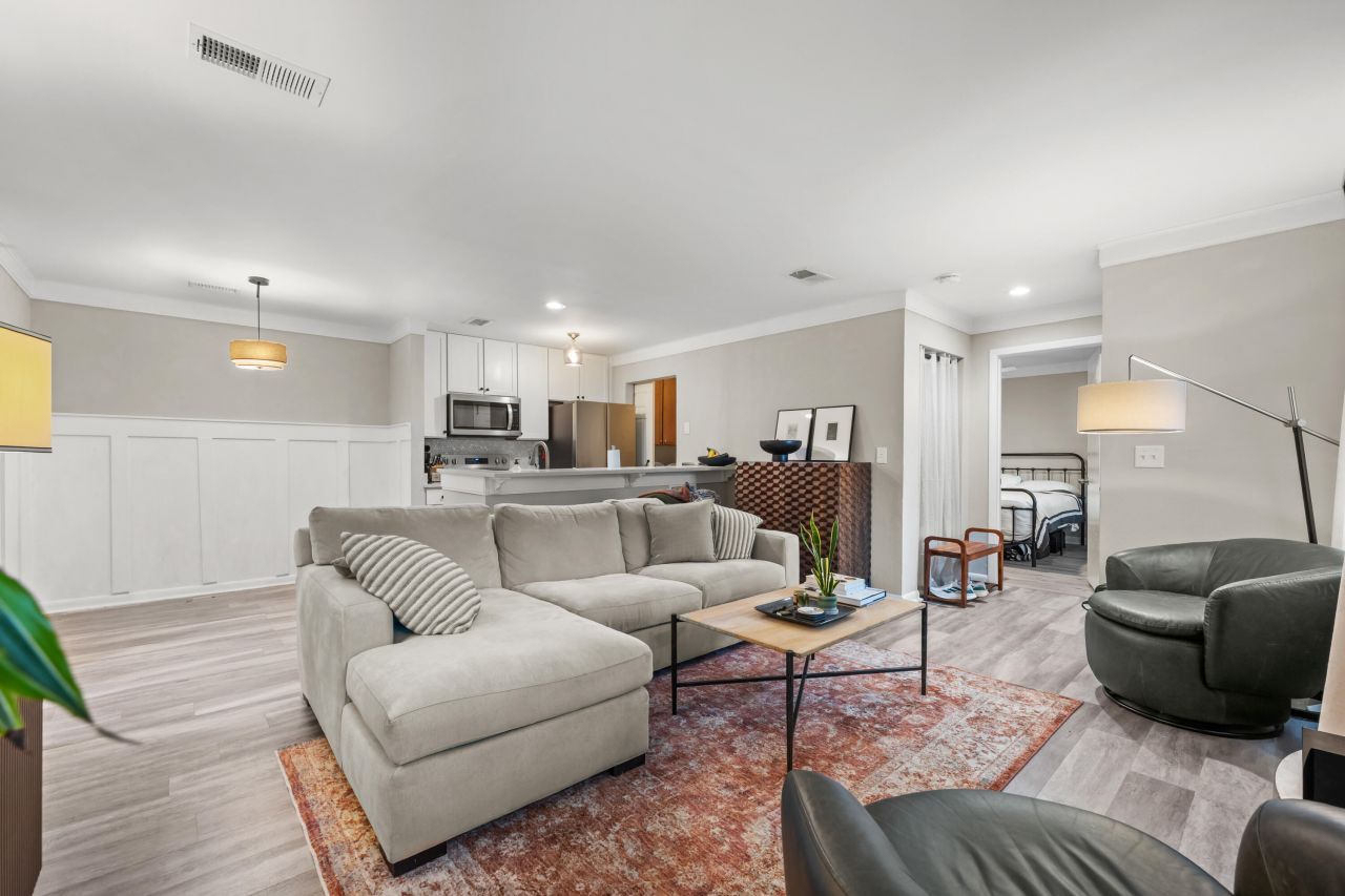 266 Alexandra Drive Photo 5