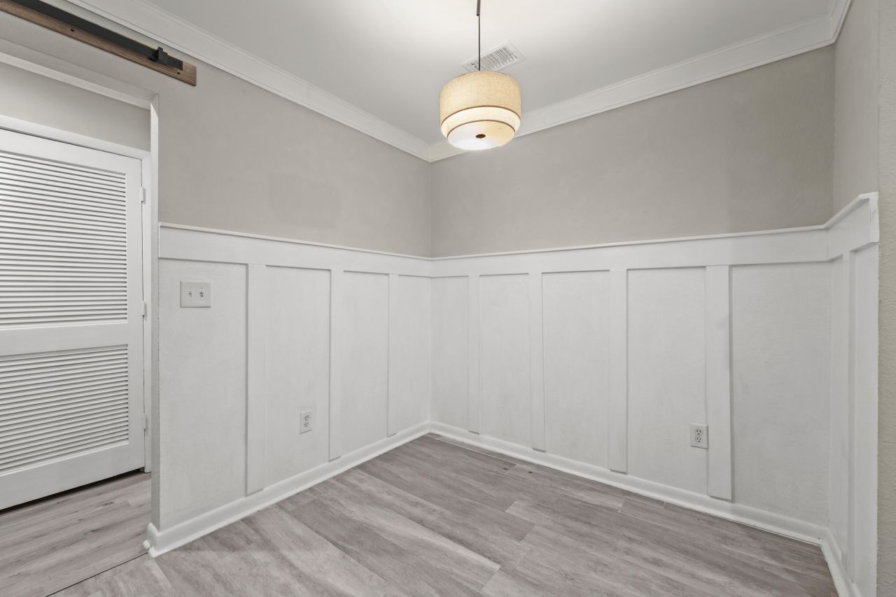 266 Alexandra Drive Photo 7