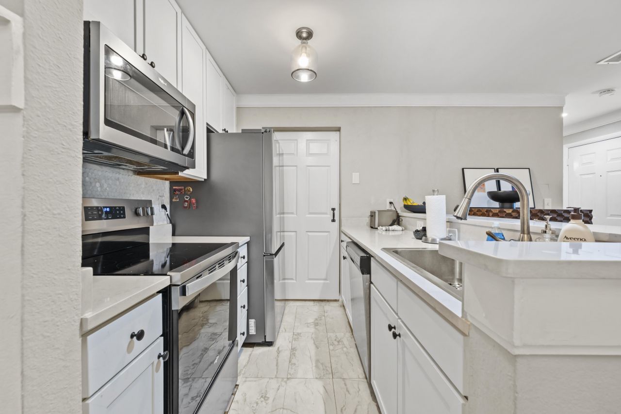 266 Alexandra Drive Photo 8