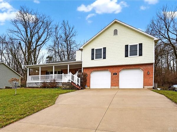 407 Valleyview Drive, Englewood, OH 45322