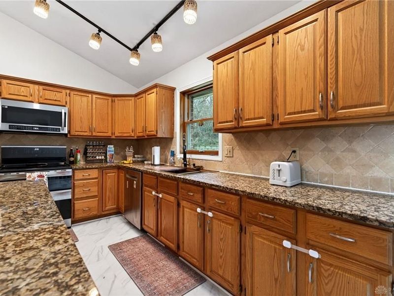 407 Valleyview Drive, Englewood, OH 45322 Photo 16