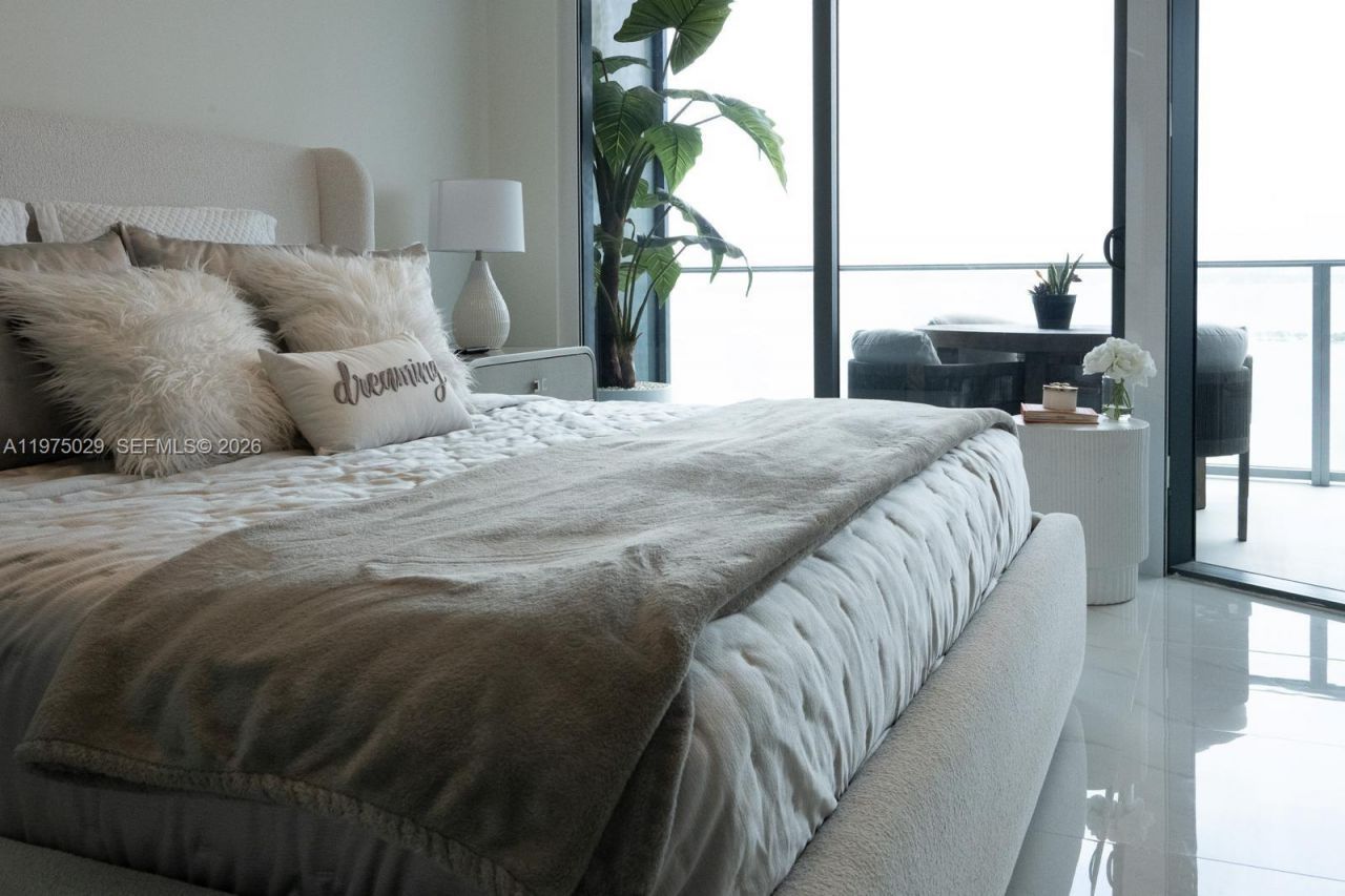 711 NE 23rd Ter, Unit 1506, Miami, FL 33137 Photo