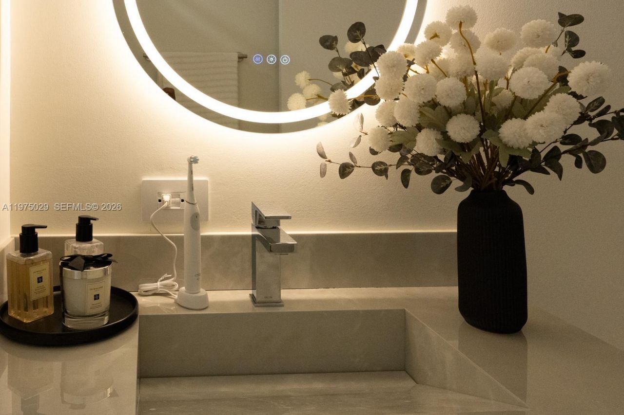 711 NE 23rd Ter, Unit 1506, Miami, FL 33137 Photo