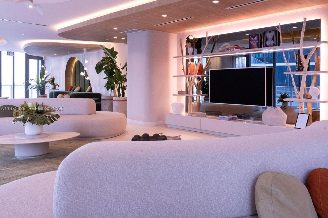 711 NE 23rd Ter, Unit 1506, Miami, FL 33137 Photo