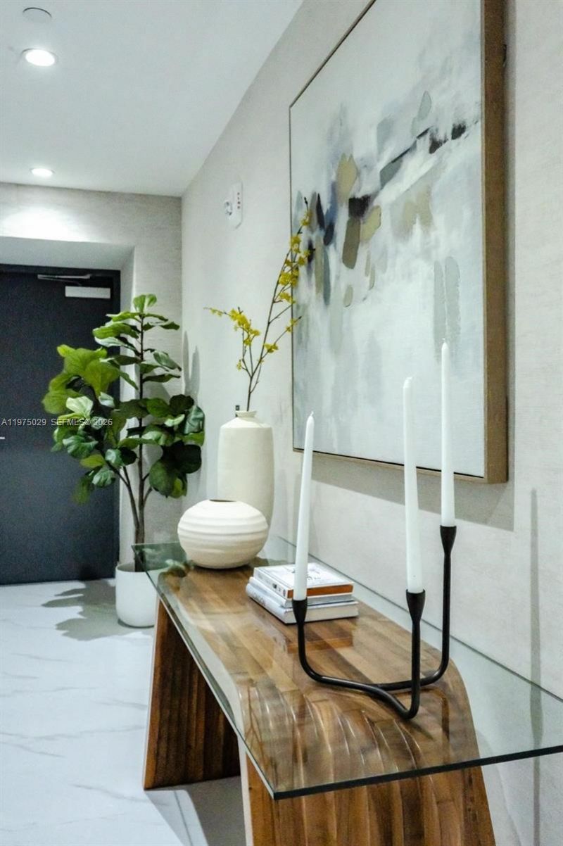 711 NE 23rd Ter, Unit 1506, Miami, FL 33137 Photo