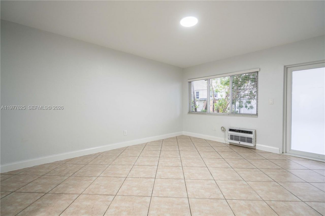 7311 Byron Ave, Unit 3, Miami Beach, FL 33141 Photo