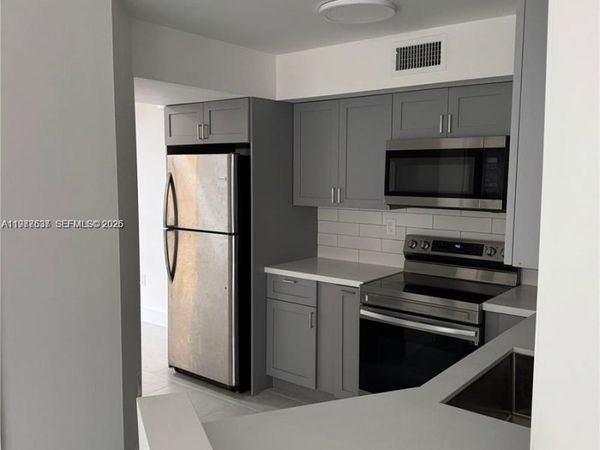 1280 S Alhambra Cir, Unit 2209, Coral Gables, FL 33146