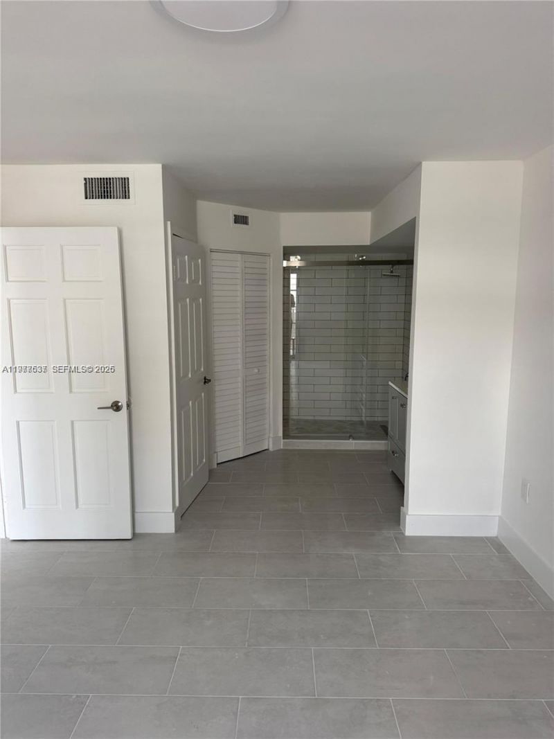 1280 S Alhambra Cir, Unit 2209, Coral Gables, FL 33146 Photo