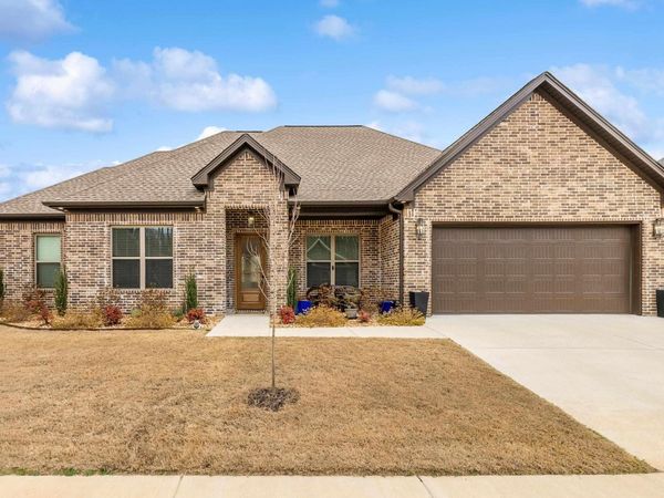 8028 N Shoreline Boulevard, Benton, AR 72019