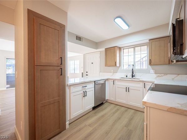 2725 S Nellis Boulevard , Unit 1040, Las Vegas, NV 89121