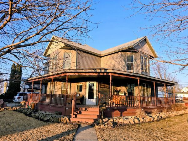 321 5th Avenue SE, Pipestone, MN 56164