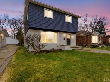 57 W Elmwood Avenue, Clawson, MI 48017