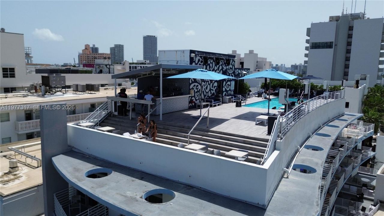 1052 Ocean Dr , Unit C407, Miami Beach, FL 33139 Photo