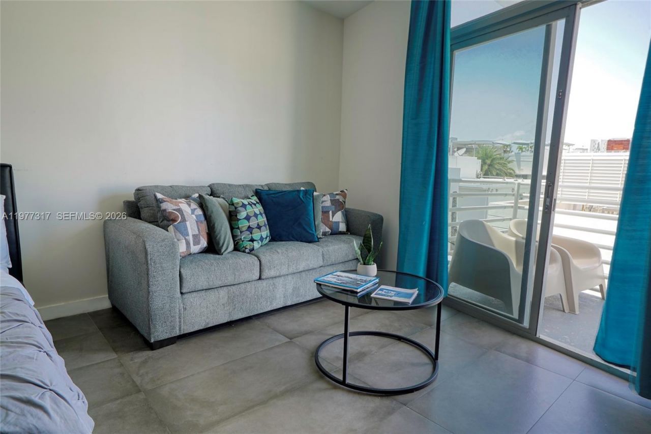 1052 Ocean Dr , Unit C407, Miami Beach, FL 33139 Photo