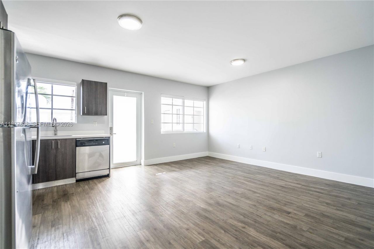 331 85th St, Unit 15, Miami Beach, FL 33141 Photo