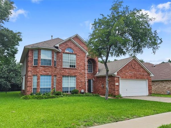 6312 Bittersweet Drive , Arlington, TX 76001