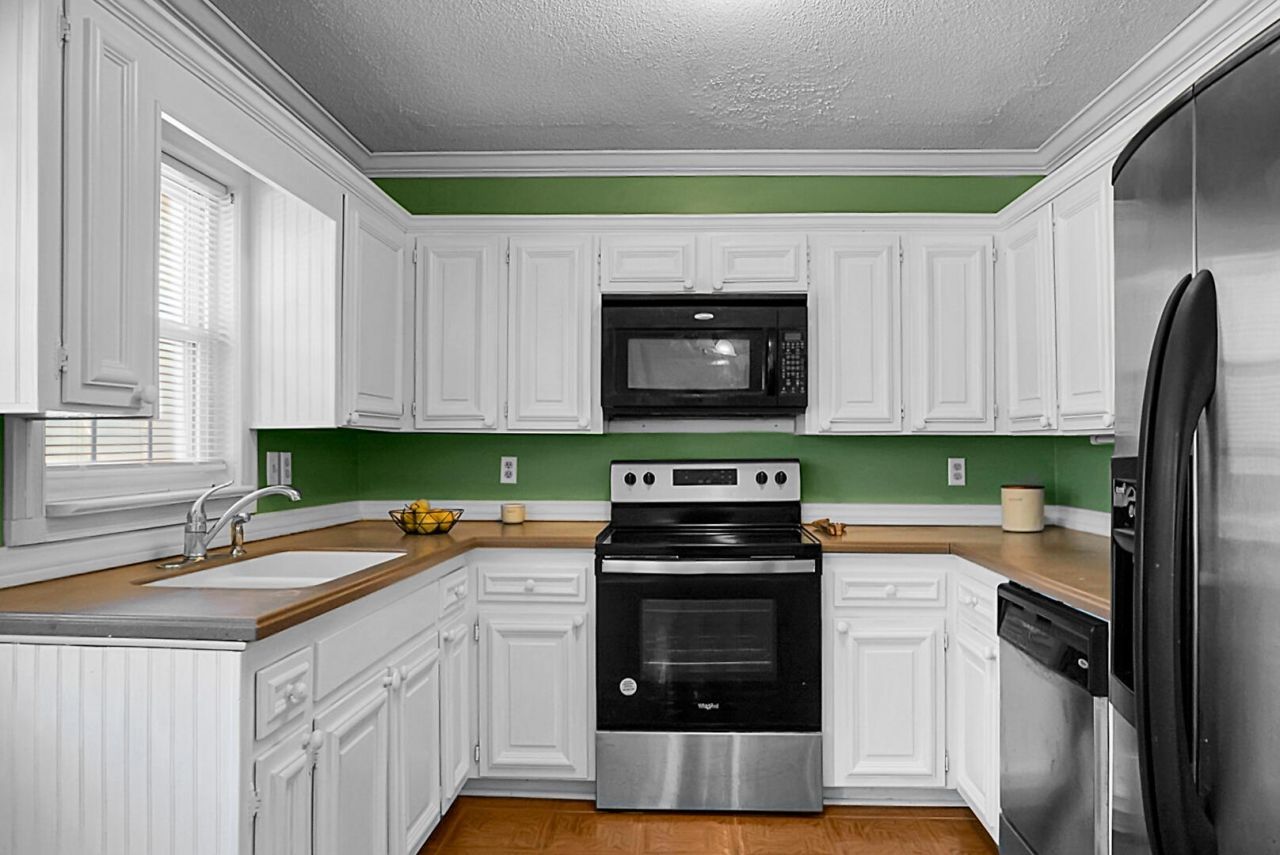 129 Melrose Place Photo 11