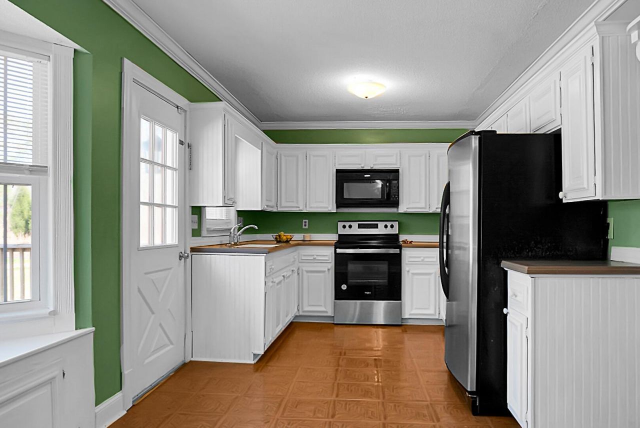 129 Melrose Place Photo 12