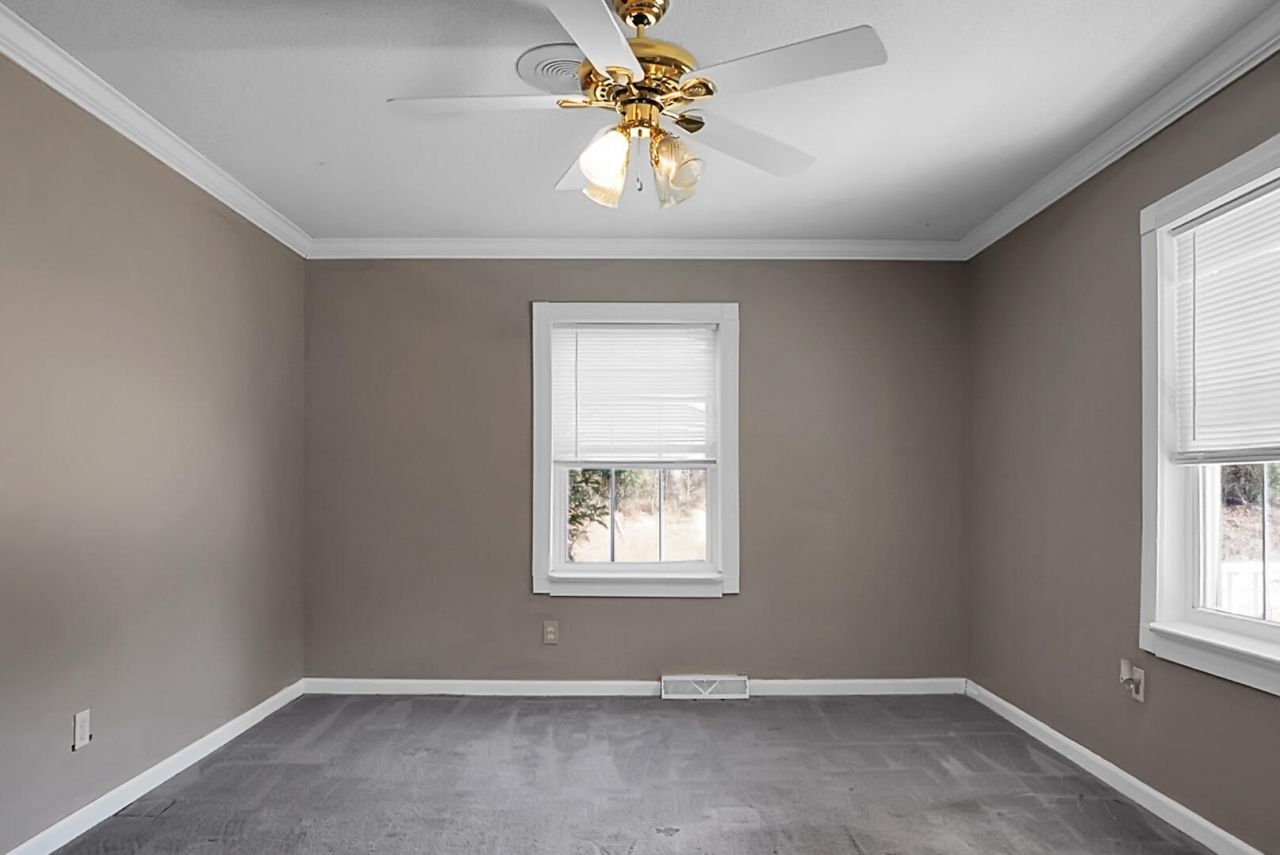 129 Melrose Place Photo 15