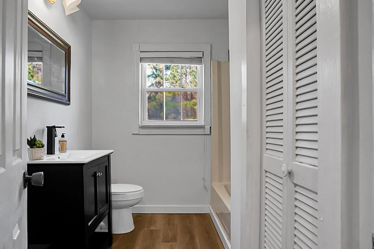 129 Melrose Place Photo 16