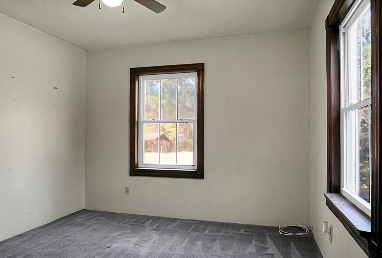 129 Melrose Place Photo 18