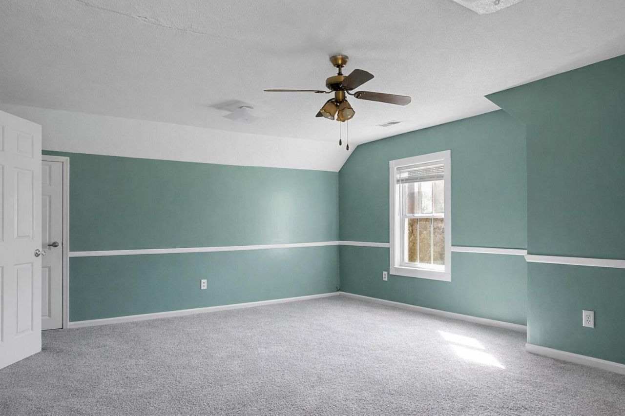 129 Melrose Place Photo 19