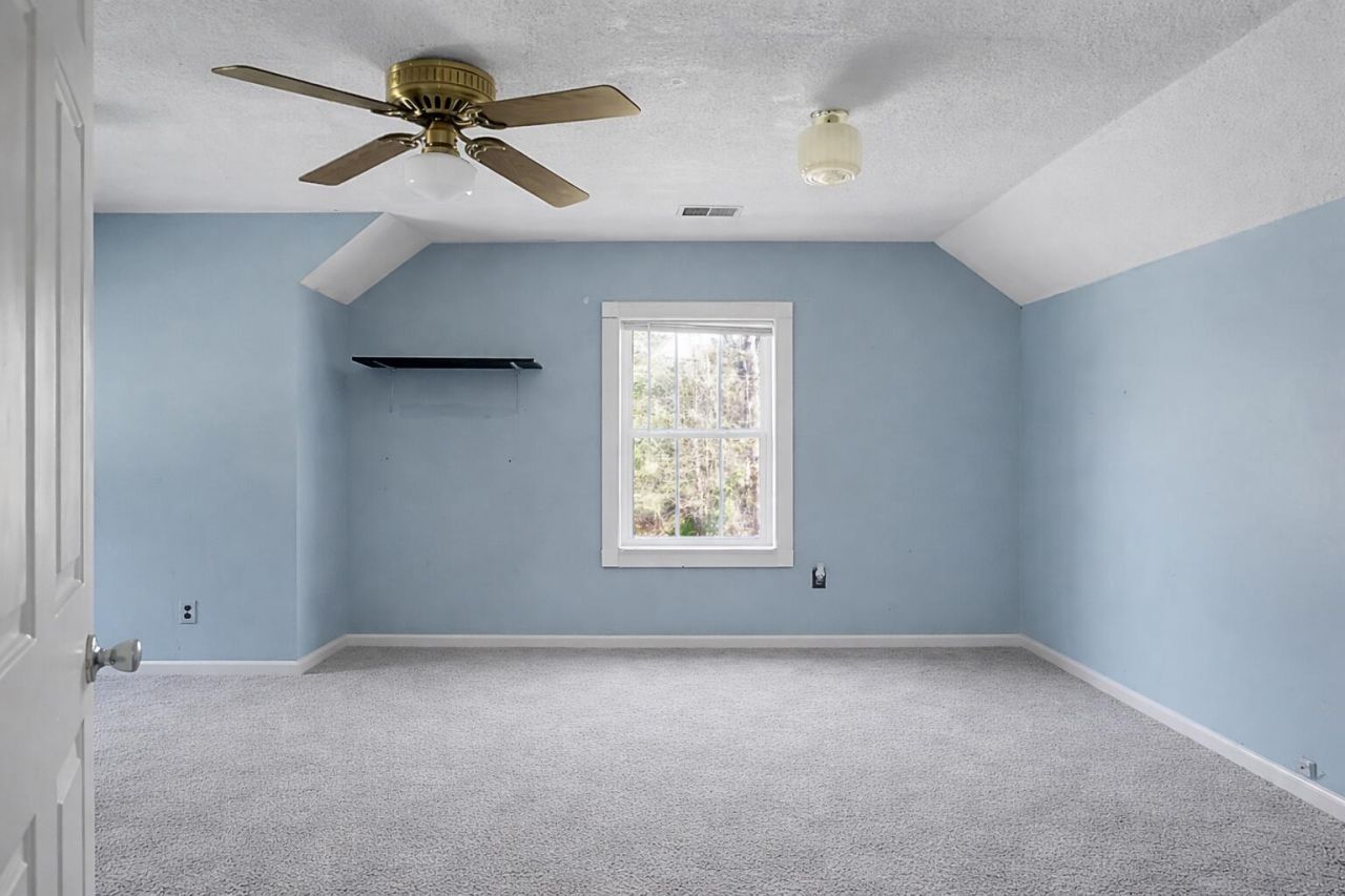 129 Melrose Place Photo 20