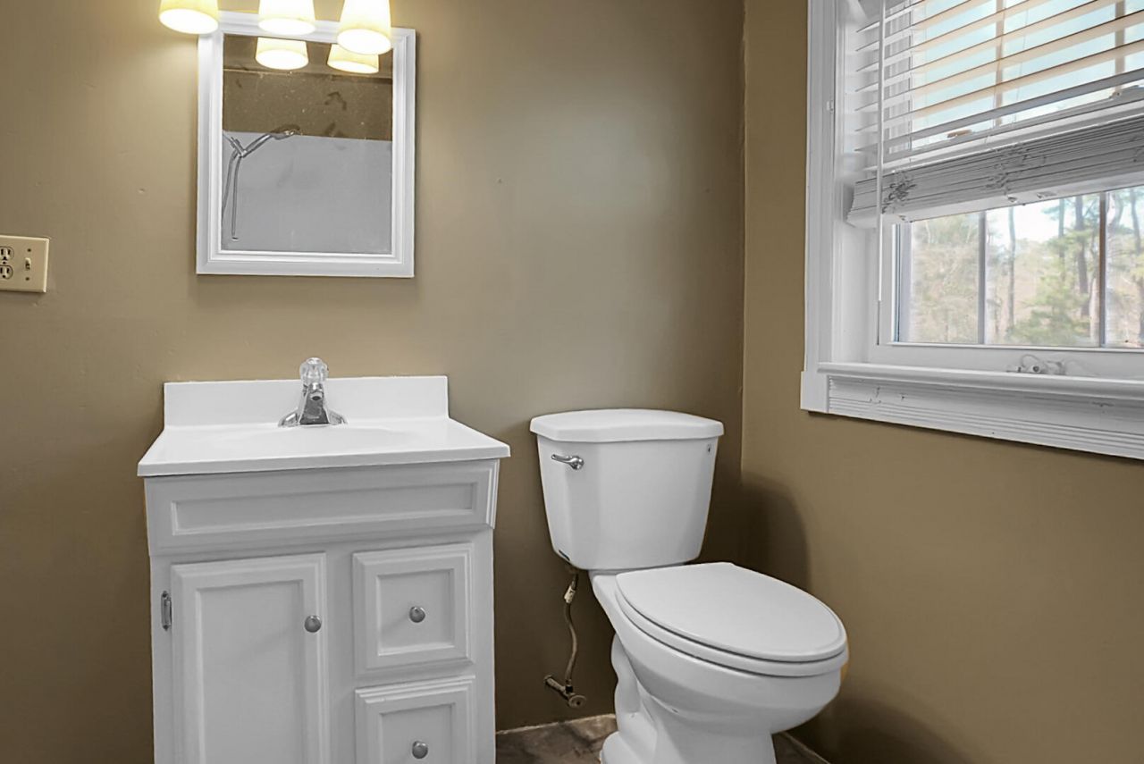 129 Melrose Place Photo 22